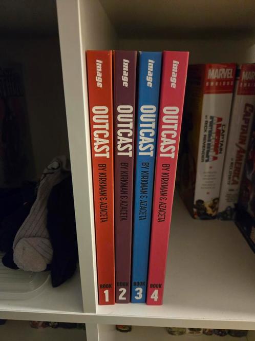 Outcast OHC 1-4, Boeken, Strips | Comics, Zo goed als nieuw, Complete serie of reeks, Amerika, Ophalen of Verzenden