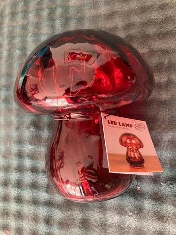 Gezellige Rood Glazen Paddenstoellamp van  Home Accent - NW! beschikbaar voor biedingen