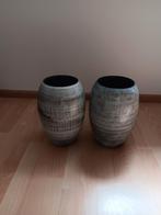 Twee grijze bloempotten voor binnen., Tuin en Terras, Ophalen, Rond, Binnen, Zo goed als nieuw