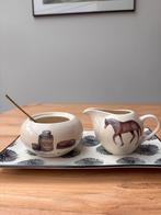 JET & Company “Country Horses” melkkan en suikerpot – set, Antiek en Kunst, Antiek | Servies compleet, Ophalen of Verzenden