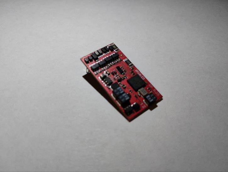 Smart Sound decoder voor Hippel, Hobby en Vrije tijd, Modeltreinen | H0, Locomotief, Gelijkstroom, Piko, NS, Ophalen of Verzenden