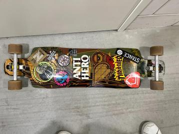 Longboard met Anti Hero deck en Caliber trucks beschikbaar voor biedingen