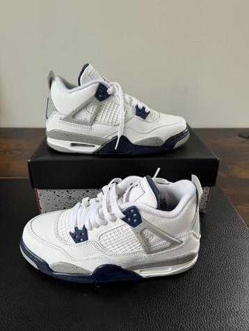 Jordan 4 Retro “Midnight Navy” – Maat 37,5 | Deadstock (DS) beschikbaar voor biedingen