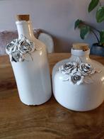 Twee gave vazen met roosjes de potten zijn punt gaaf, Ophalen of Verzenden, Zo goed als nieuw, Overige kleuren, Minder dan 50 cm