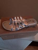 MEISJES SLIPPER NIEUW MAAT 34 LEER, Ophalen of Verzenden, Nieuw, Meisje