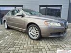 Volvo S80 4.4 AWD 316PK YOUNGTIMER LEDER NAVI XENON, Auto's, Volvo, 1716 kg, 101 €/maand, 8 cilinders, 2000 kg
