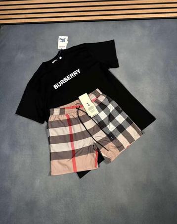 Burberry setjes beschikbaar voor biedingen
