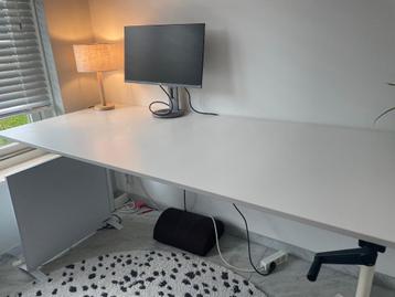 Ahrend verstelbaar bureau 180 cm  beschikbaar voor biedingen