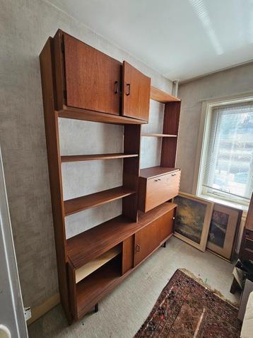 Vintage Kast beschikbaar voor biedingen
