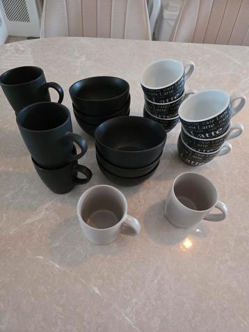 Mokken en schaaltjes GRATIS af te halen! beschikbaar voor biedingen