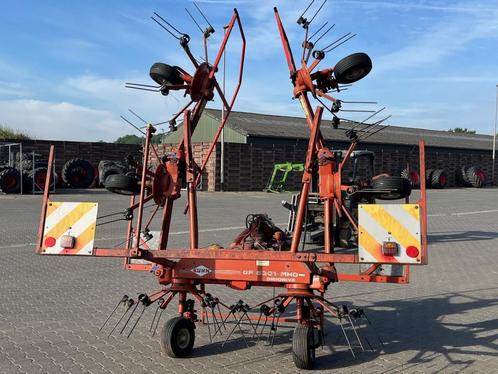 Kuhn 6301 WG3747, Zakelijke goederen, Agrarisch | Werktuigen, Akkerbouw, Oogstmachine