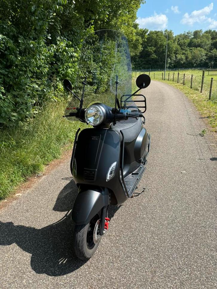 DJJD CASHMERE SCOOTER, Fietsen en Brommers, Scooters | Overige merken, Gebruikt, Maximaal 25 km/u, Benzine, Ophalen