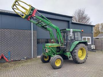 John Deere 2130 met voorlader en stuurbekrachtiging beschikbaar voor biedingen