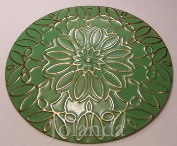 1151 Olijf Groene Versierde Ronde Licht Metalen Hanger beschikbaar voor biedingen