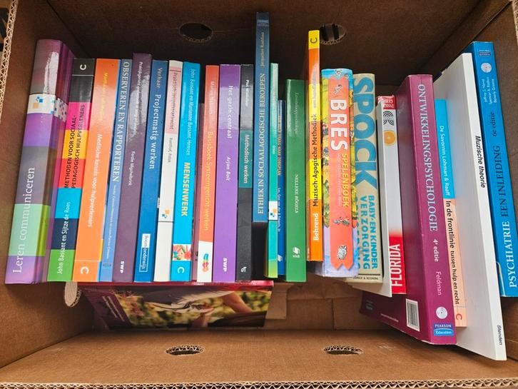 Doos vol studieboeken SHP social work, Boeken, Partijen en Verzamelingen, Zo goed als nieuw, School, Studie en Wetenschap, Ophalen