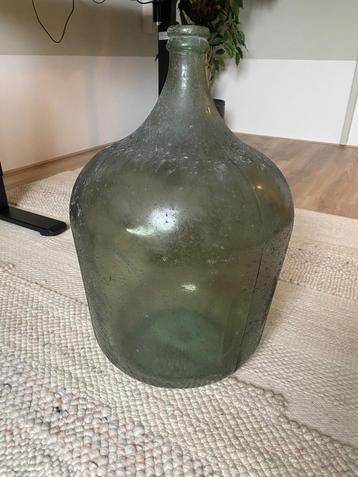 Grote groene vintage vaas beschikbaar voor biedingen