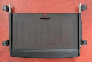 Uitschuifbare lade voor toetsenbord en muis beschikbaar voor biedingen