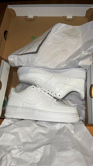 Nike airforce 1 maat 36 beschikbaar voor biedingen