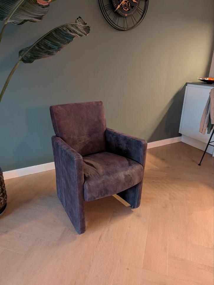 6 Robuuste Donkerbruine Eetkamerstoelen met wieltjes, Huis en Inrichting, Fauteuils, Gebruikt, 50 tot 75 cm, Minder dan 75 cm