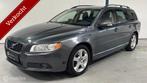 Volvo V70 2.5T Momentum DYNAUDIO / XENON, Gebruikt, 2521 cc, Handgeschakeld, 1567 kg