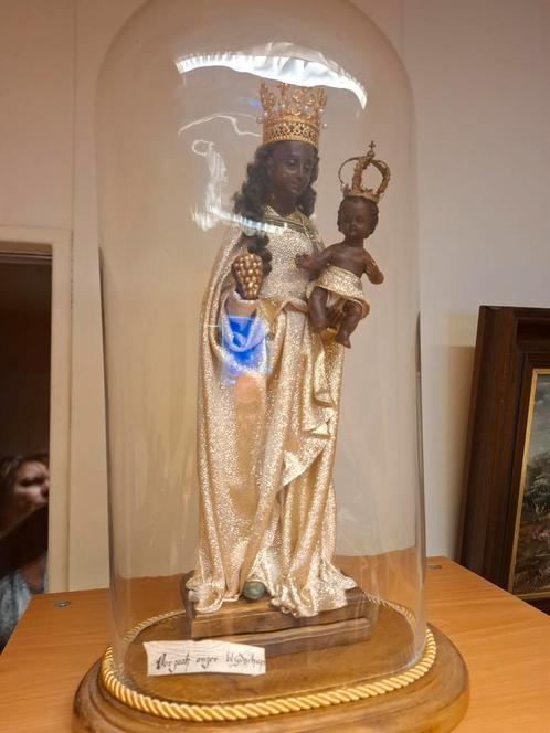 Zwarte Madonna met Kind onder stolp - Turnhout, Antiek en Kunst, Antiek | Religie, Ophalen