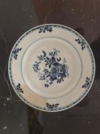 Zes Chinese blauw-witte borden met bloemenmotief, Ophalen