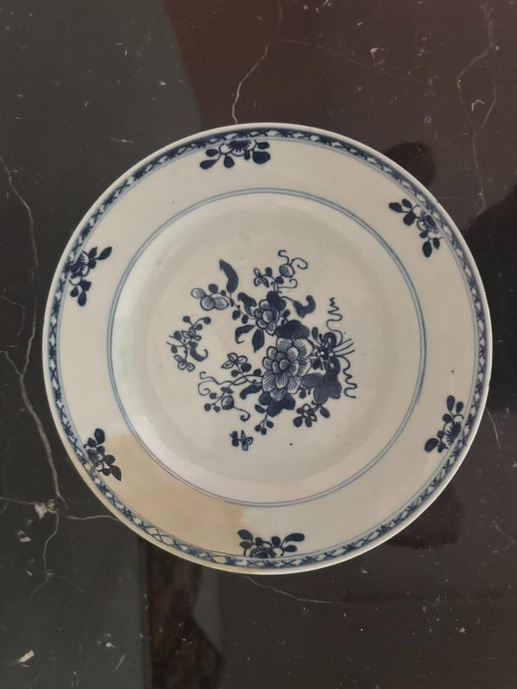 Zes Chinese blauw-witte borden met bloemenmotief, Antiek en Kunst, Antiek | Keramiek en Aardewerk, Ophalen