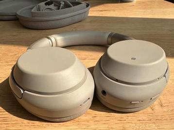 Sony WH-1000XM3 Noise Cancelling Headphones Champagne beschikbaar voor biedingen