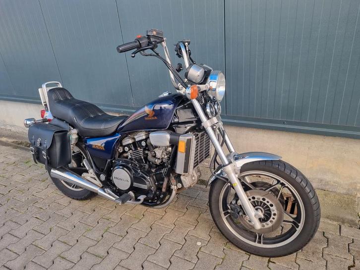 Honda VF 750 Magna V45 + garantie & beurt, Motoren, Motoren | Honda, Bedrijf, Chopper, meer dan 35 kW, 4 cilinders, Ophalen