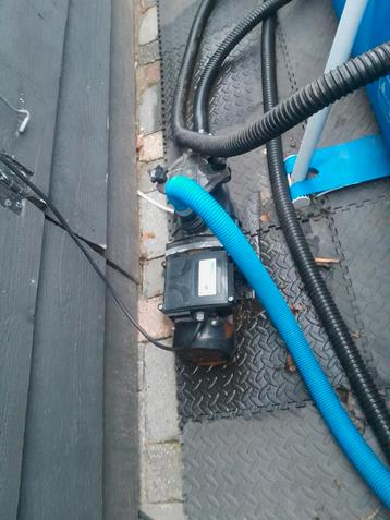 Zwembad pomp en toebehoren  beschikbaar voor biedingen