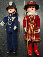 Twee engelse poppen oa, Engelse Bobby, Ophalen of Verzenden