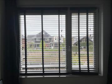 Zwart houten moderne lamellen (meerdere maten) beschikbaar voor biedingen