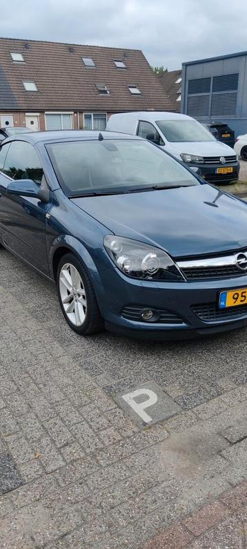 Opel astra cabrio  (Dak defect) Bieden vanaf 600 beschikbaar voor biedingen