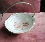 Antiek porseleinen bonbonschaaltje met bloemen met handvat, Antiek en Kunst, Ophalen of Verzenden