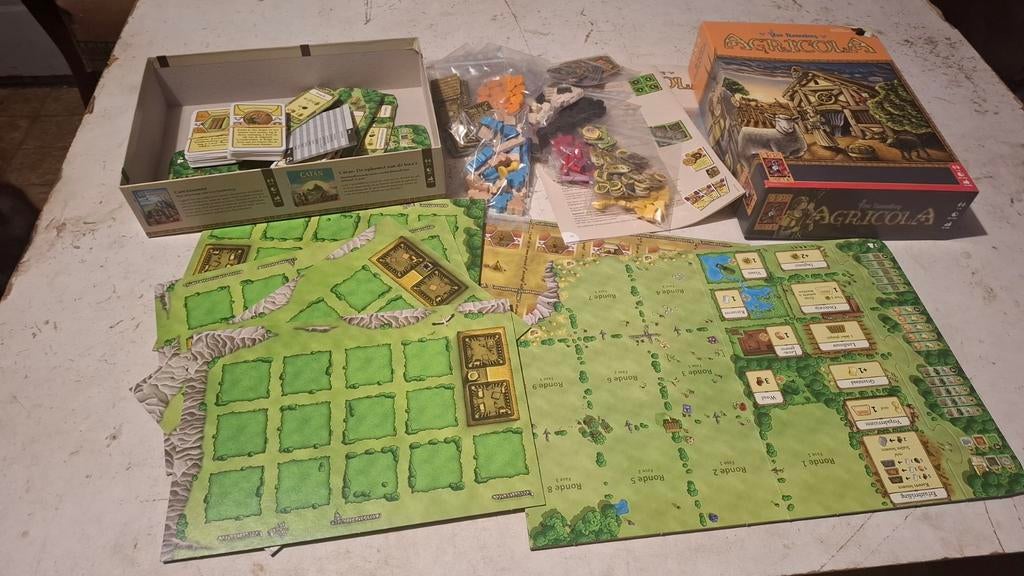 Agricola, Drie of vier spelers, Ophalen of Verzenden, Zo goed als nieuw, 999 Games