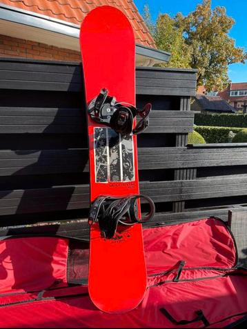Nitro Magnum 1.65 Snowboard met Bindingen & Tas beschikbaar voor biedingen