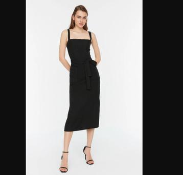 Zwarte midi jurk met ceintuur van viscose beschikbaar voor biedingen