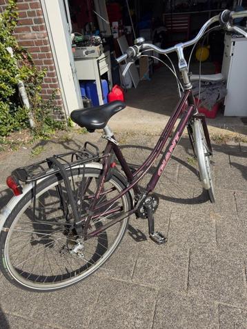 Damesfiets beschikbaar voor biedingen