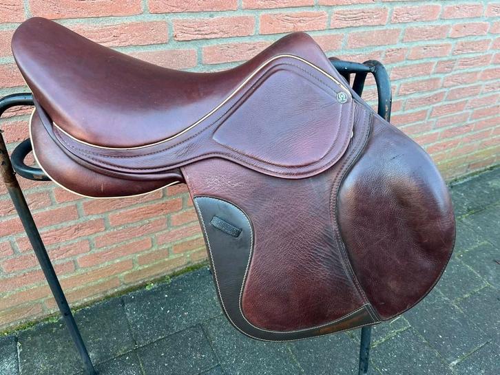 Springzadel Rossner 18 inch, Marjoman 17,5 inch, Dieren en Toebehoren, Paarden en Pony's | Zadels, Zo goed als nieuw, Springen