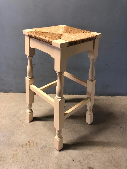 Super mooie houten kruk | plantentafel?, Huis en Inrichting, Krukjes, Zo goed als nieuw, Hout, Ophalen of Verzenden