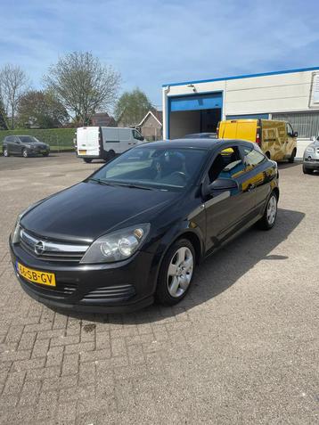 Opel Astra 1.6 16V GTC 2005 Zwart 