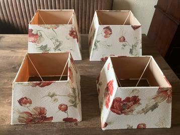 Mooie Lampenkappen met Bloemenmotief beschikbaar voor biedingen