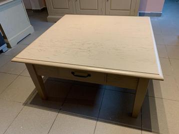 Salontafel merk Deba. Het kan geleverd worden. beschikbaar voor biedingen
