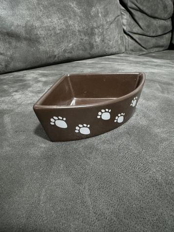 Cat Food Bowl beschikbaar voor biedingen