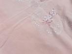 Vintage geborduurd rond tafelkleed licht roze bloemen, Huis en Inrichting, Tafelkleden, Ophalen of Verzenden, Zo goed als nieuw