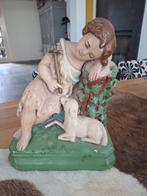 Oude gipsen beeld van kind met lam, Antiek en Kunst, Antiek | Religie, Ophalen of Verzenden