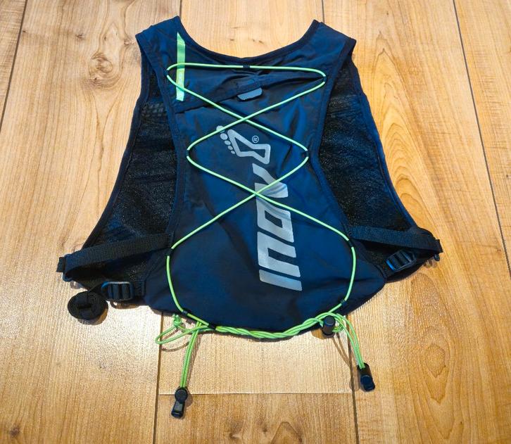 INOV-8 | Hardloopvest, Sport en Fitness, Loopsport en Atletiek, Zo goed als nieuw, Kleding, Hardlopen, Overige merken, Ophalen of Verzenden