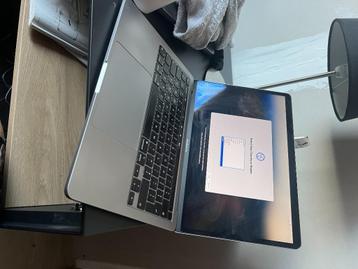 Macbook M1 2020 13 inch/ 16 GB RAM/ 1 TB SSD beschikbaar voor biedingen