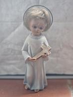 Vintage Beeldje kind Jezus met kruis. Ontwerp  Garcia Olot., Verzamelen, Ophalen of Verzenden, Zo goed als nieuw, Mens