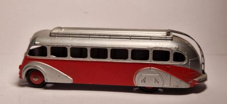 Dinky Toys (France) 29e Isobloc Autocar, Hobby en Vrije tijd, Modelauto's | 1:50, Zo goed als nieuw, Bus of Vrachtwagen, Dinky Toys